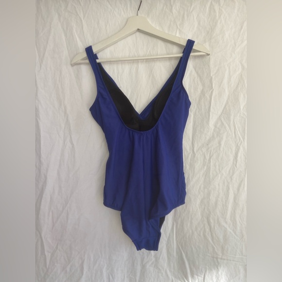 Miraclesuit Blue One Piece with Slimming Ruching Size 10 - Picture 8 of 16